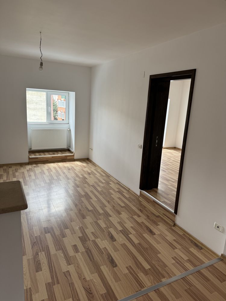 Ofer spre inchiriat apartament 3 camere Gura Humorului