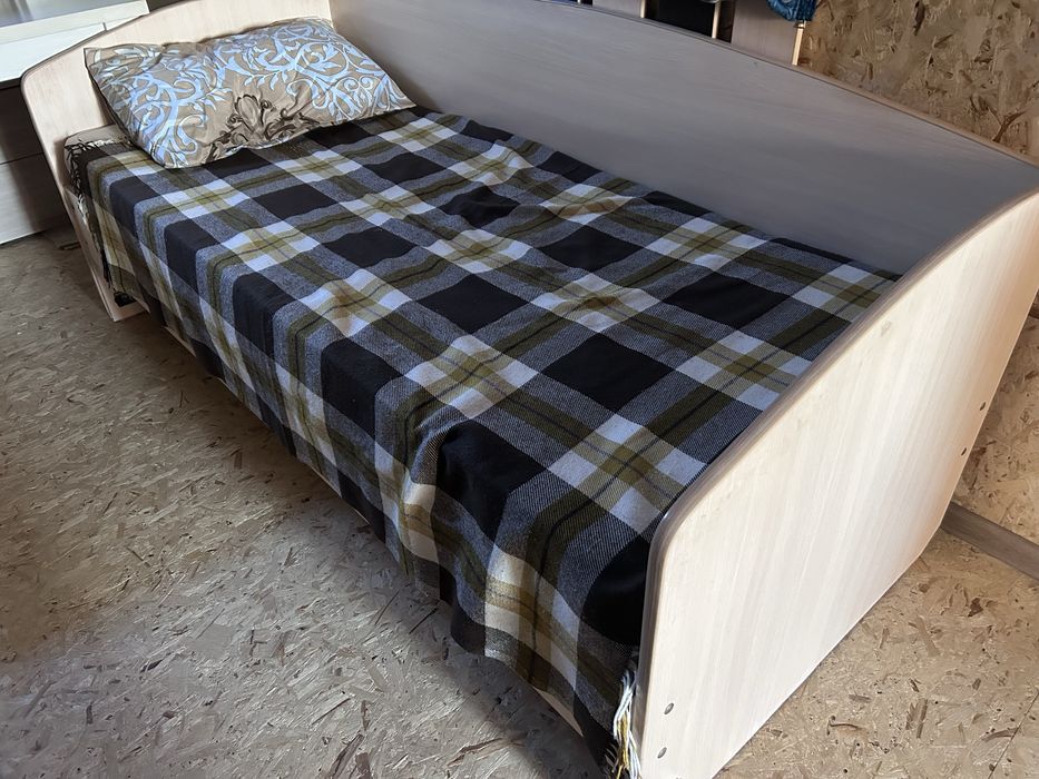 Продам кровать б/у самовывоз торг