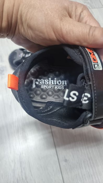 Срочно продам сандали