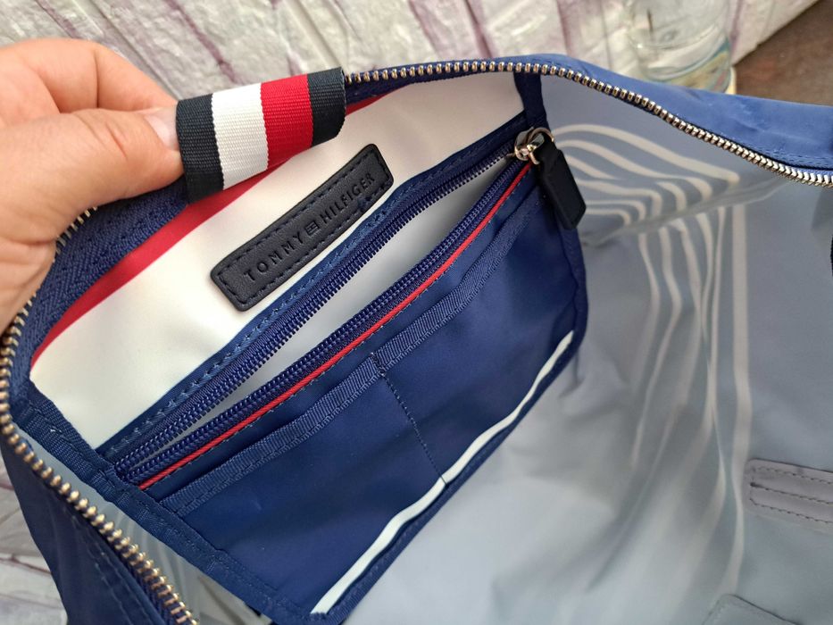 дамска чанта,Tommy Hilfiger голяма синя торба