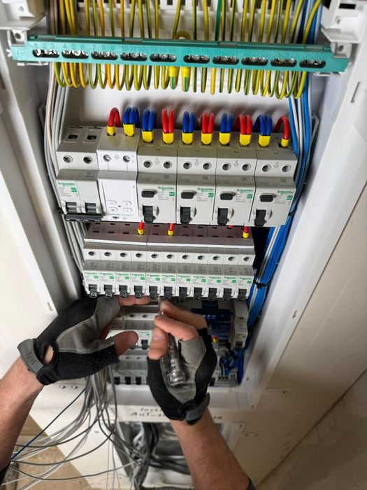 Надежная электрика для вашего дома и бизнеса