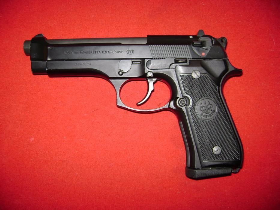 OM SERIOS! Pistol Puternic (18 bbs) + INCARCATOR + MUNITIE Airsoft Co2