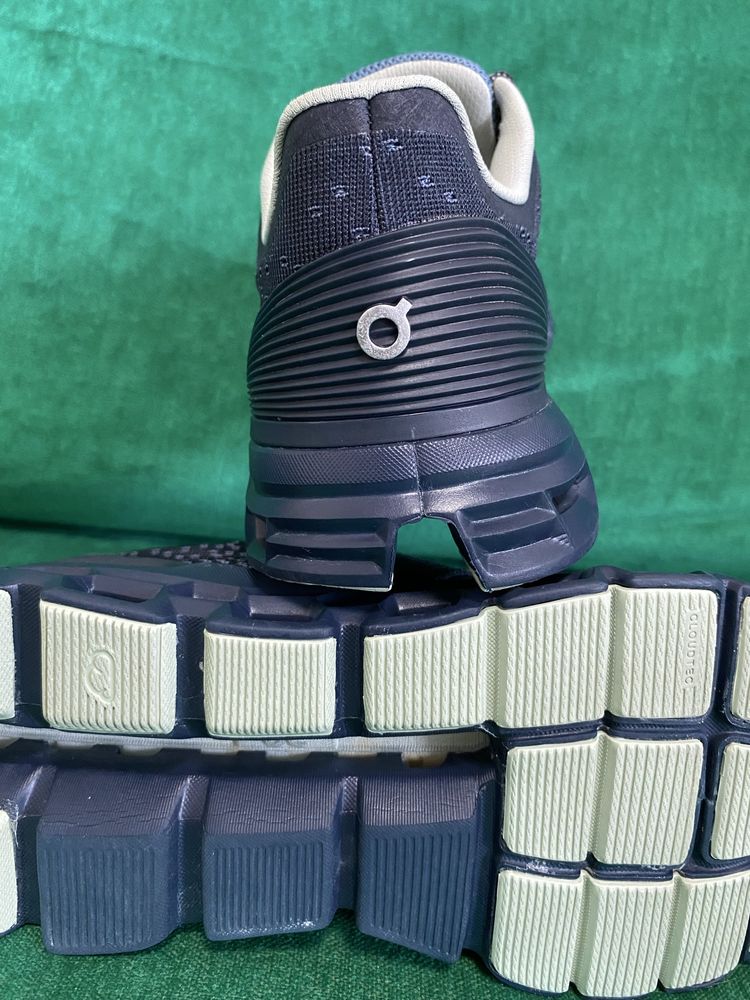 Pantofi sport On Cloudstratus marimea 37