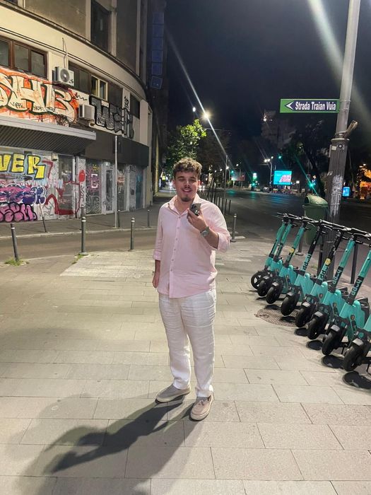 Baiat ofer relaxare si placere