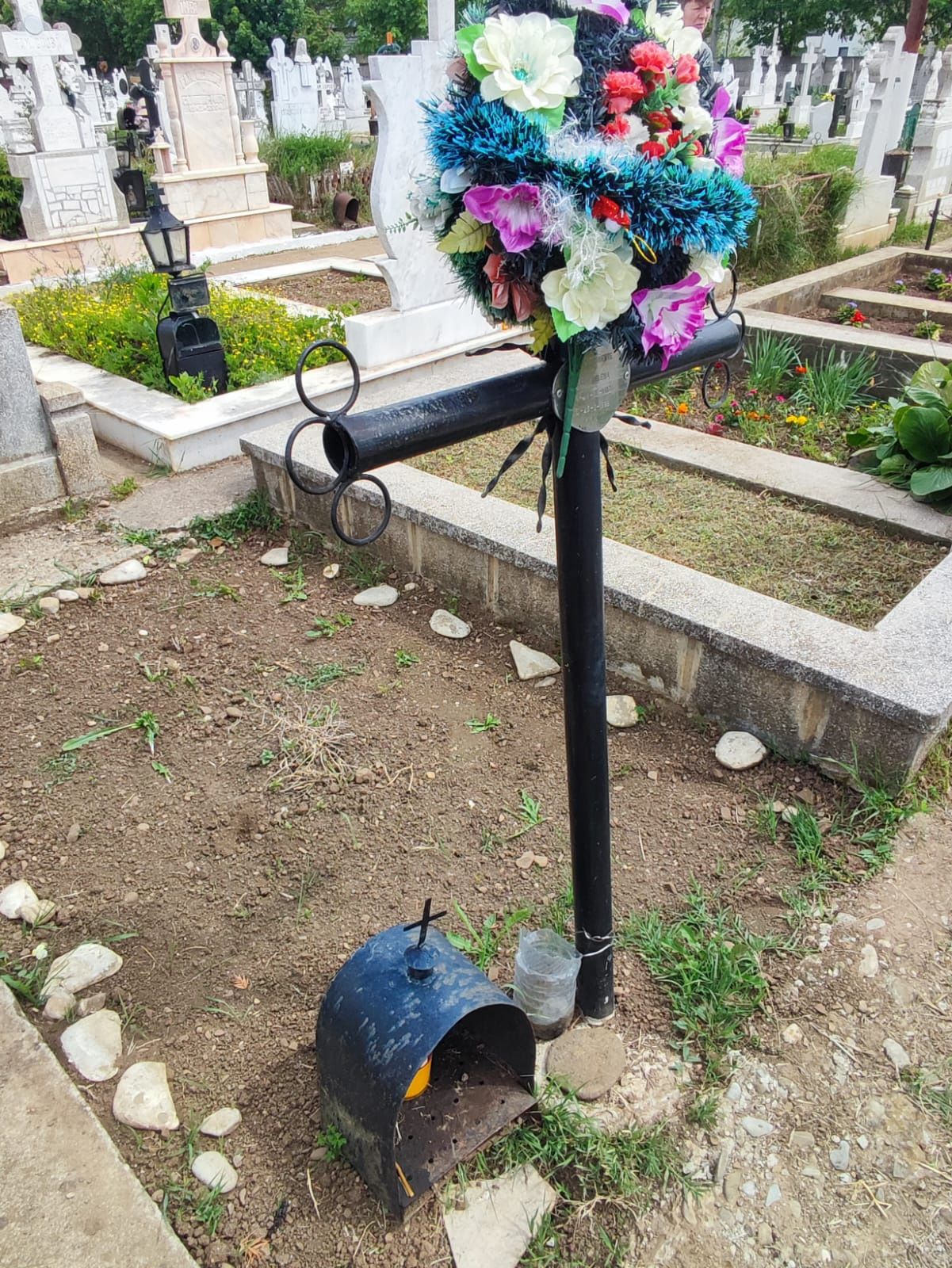 Vând loc de veci Cimitirul din Câmpina Mușcel