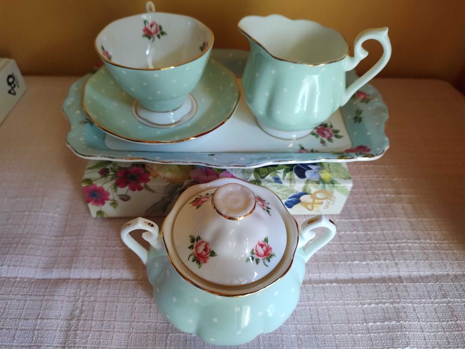 Нов сет за кафе/чай Royal Albert Polka Rose