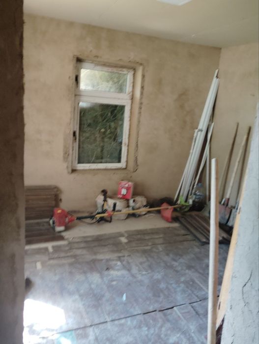 6 sotix yer sotiladi