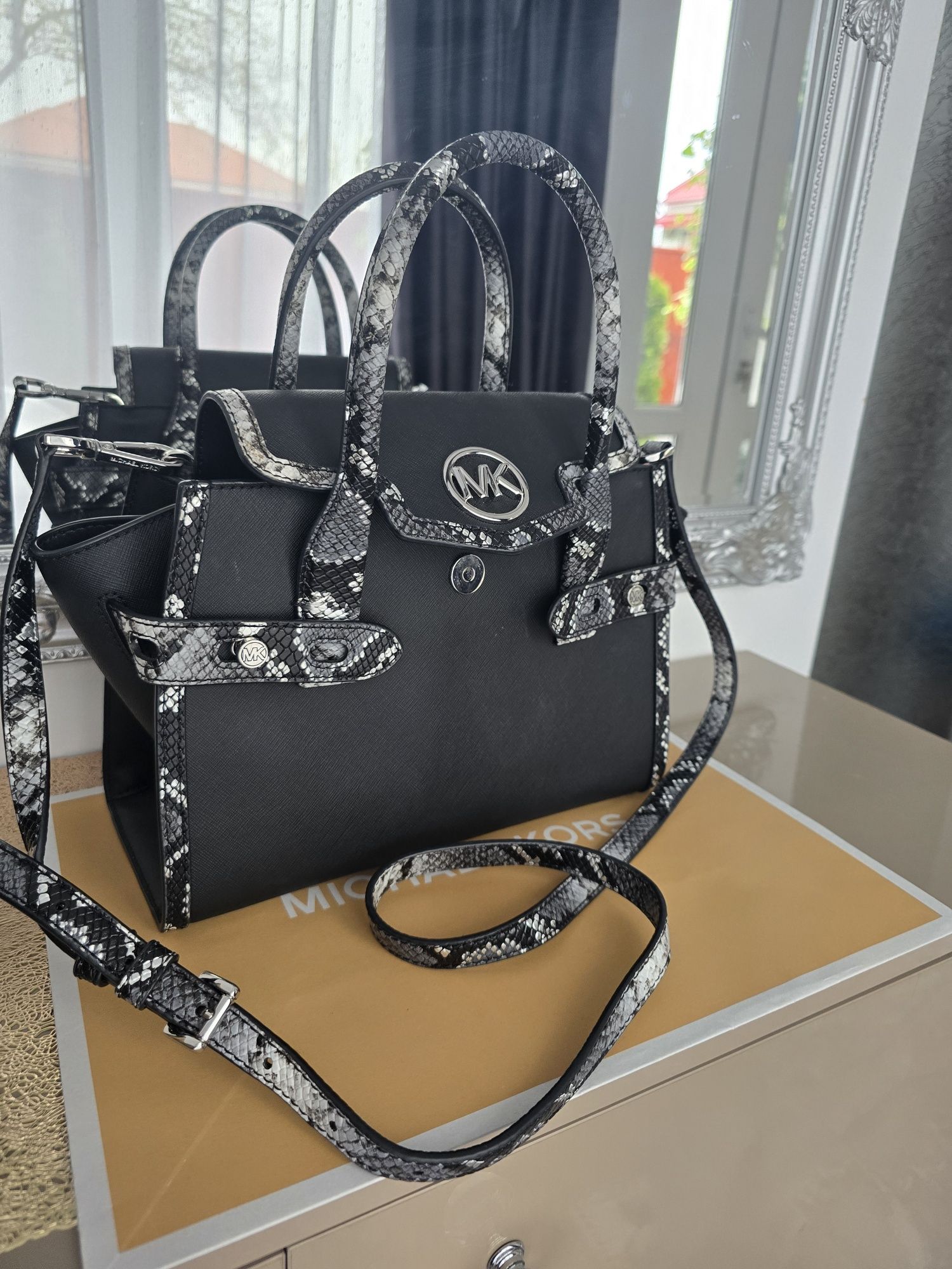 Michael Kors Carmen