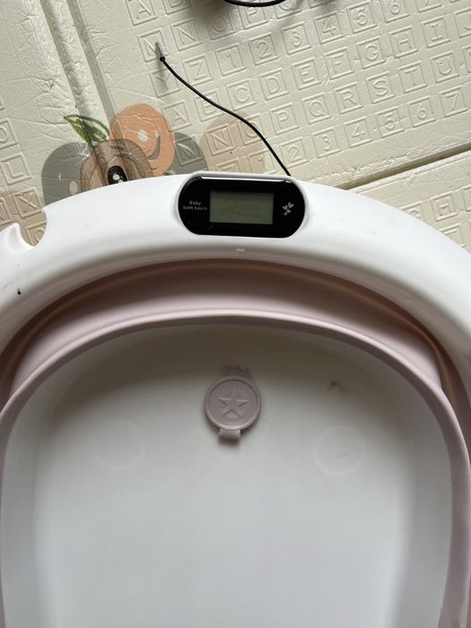 Cadă baie bebelusi cu termometru