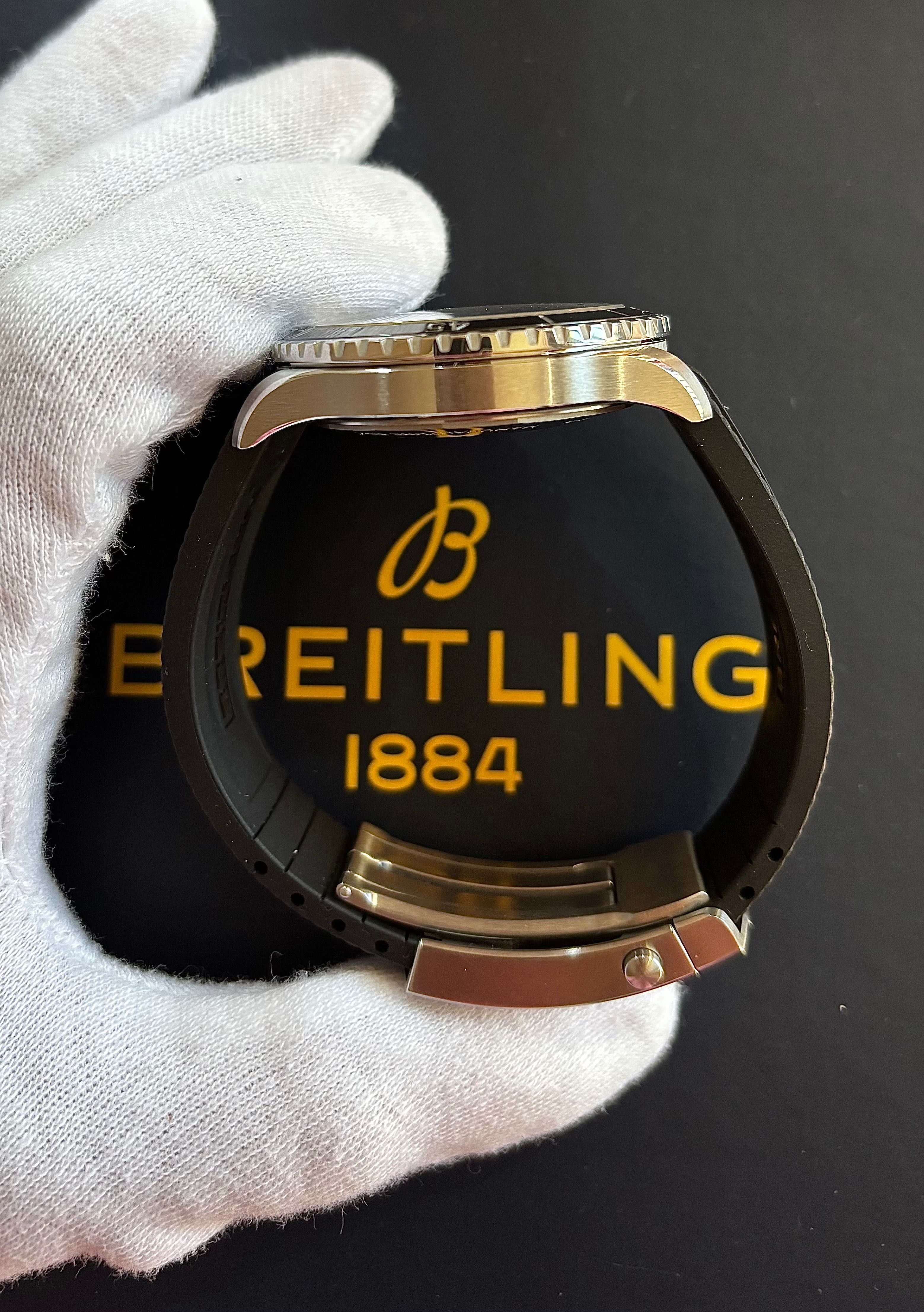 Breitling Superocean Automatic 42 в гаранция до 21.12.2027