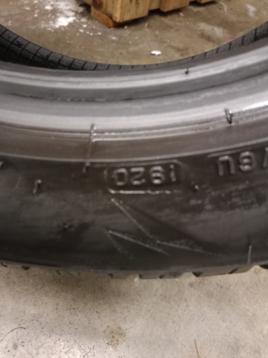 Bridgestone 225 50 17 Зимни
