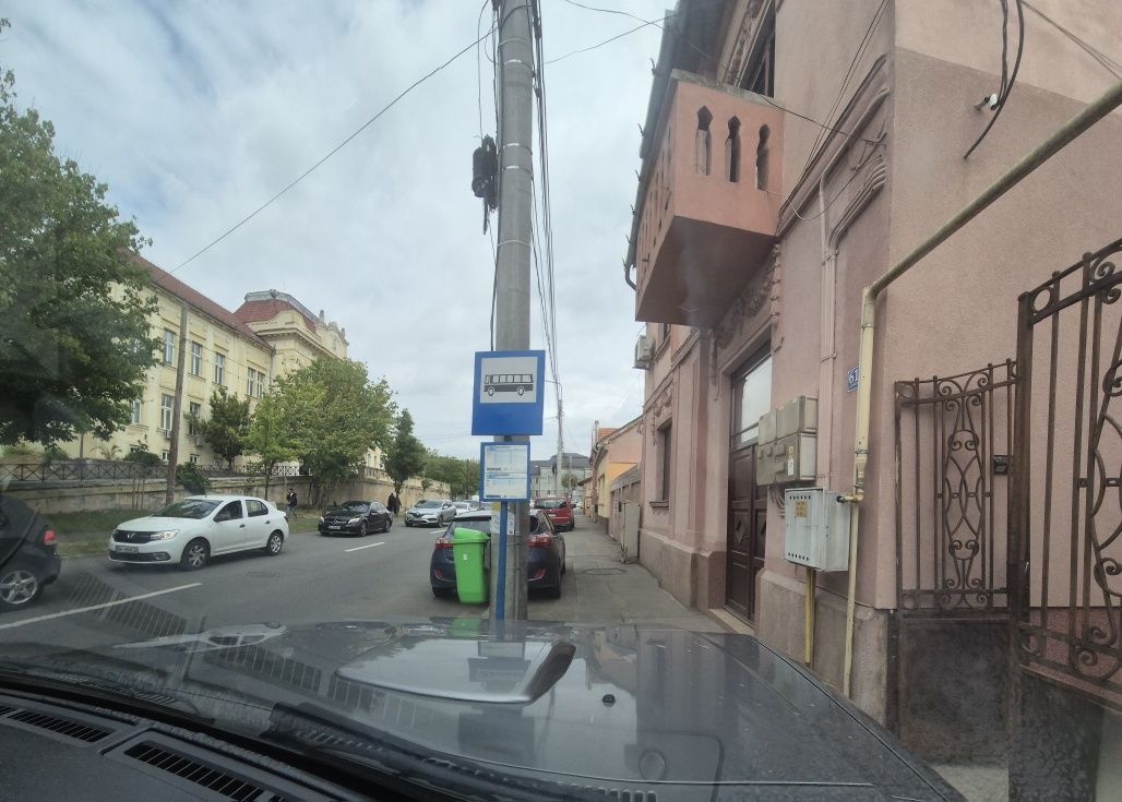 Inchiriez spatiu comercial central pe str.Louise Pasteur