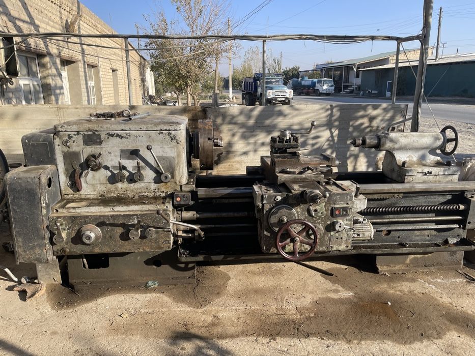 Tokarni stanok sotiladi 1m63 dip 300