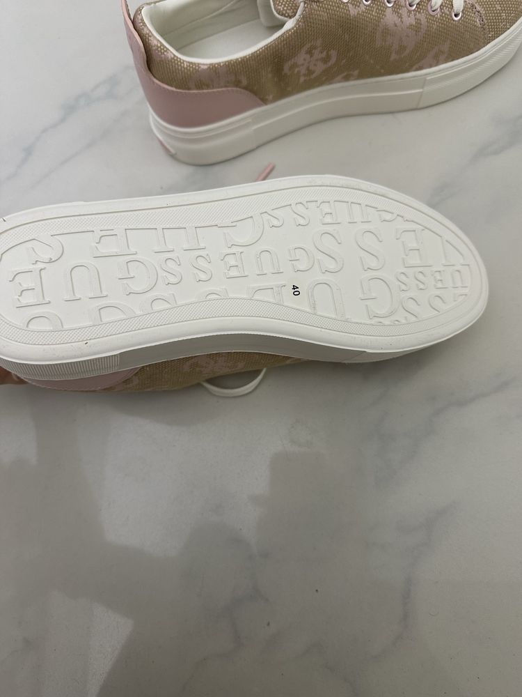 Дамски обувки Guess