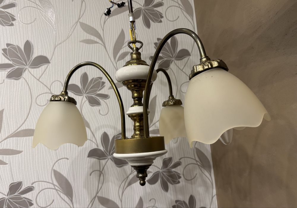 Троен полилей със стъкло