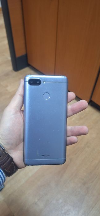 Red Mi 6 . 32 Gb