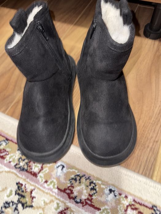 Продам угги сапожки Zara