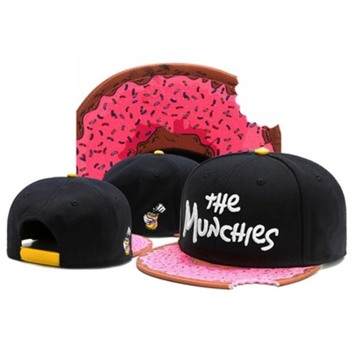 Șapcă funny Gogoașă Mușcată "The Munches". Text brodat. Ajustabilă.