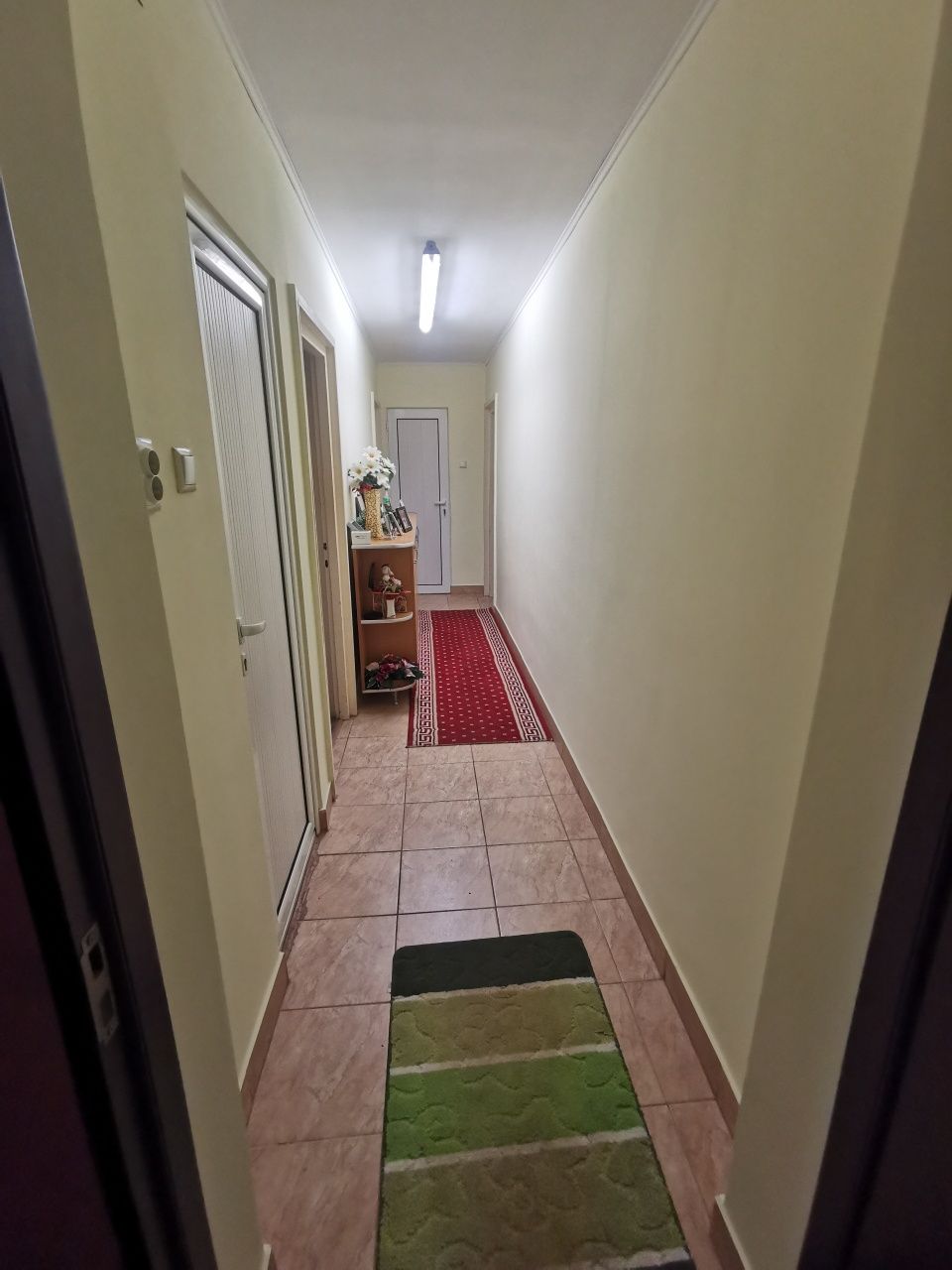 Vând apartament cu 4 camere