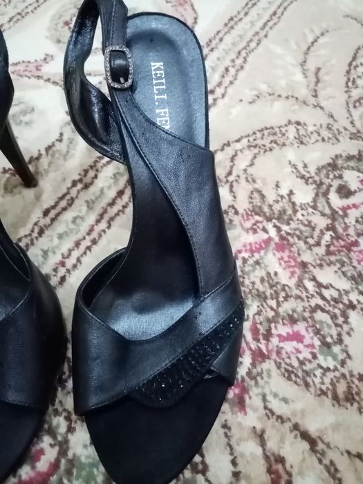 Босоножки кожаные р.36