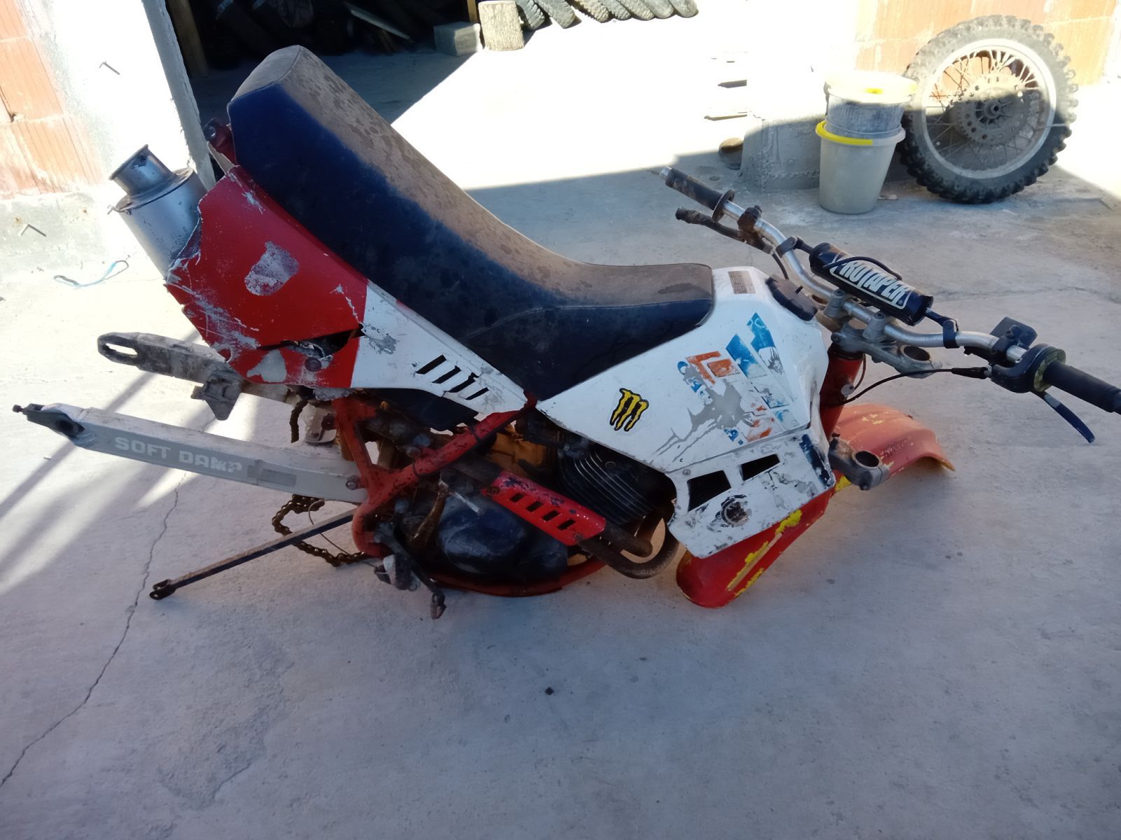 Само на части cagiva t4