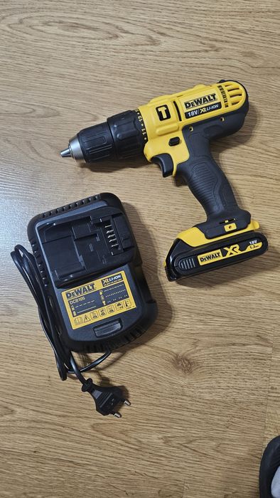 Dewalt Masina profesionala de gaurit cu percutie