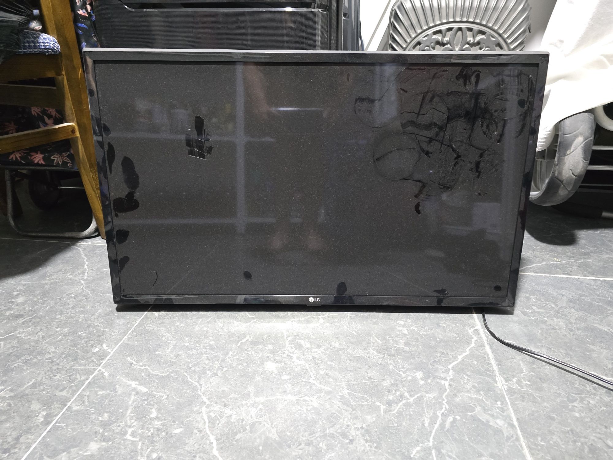 lG 32 диогональ.корейской сборки.