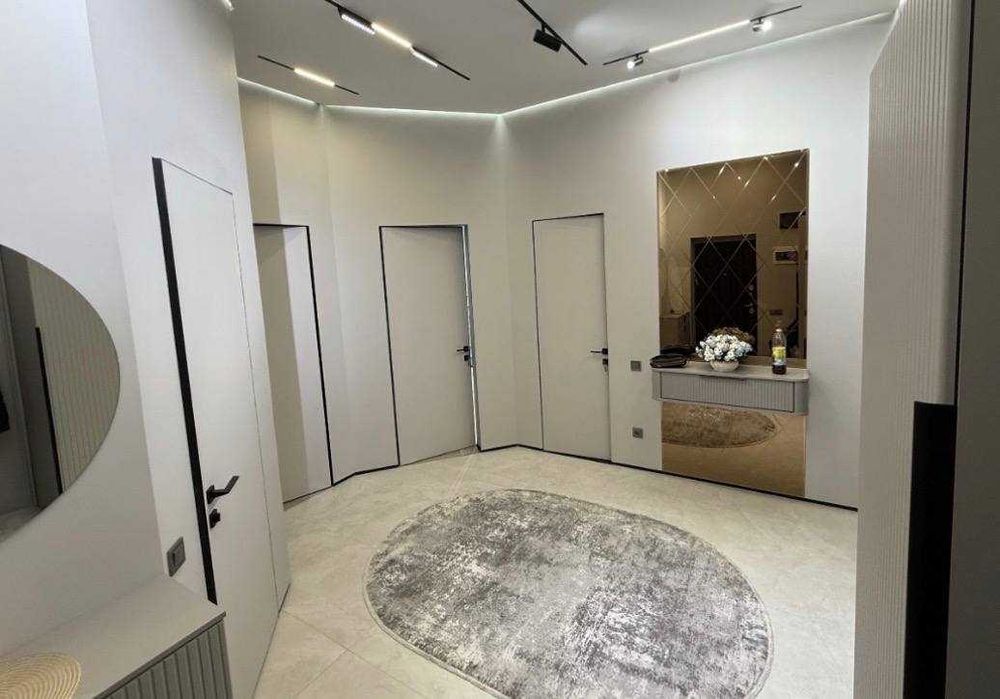 Бобур кучасида 3 хонали таёр хонадон ижарага берамиз! 126*