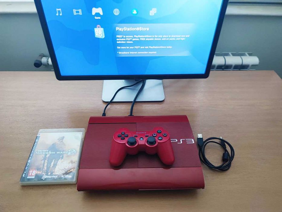 Playstation 3 Super Slim Червен, със джойстик, кабели и игра, PS3