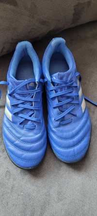 Футболни обувки адидас