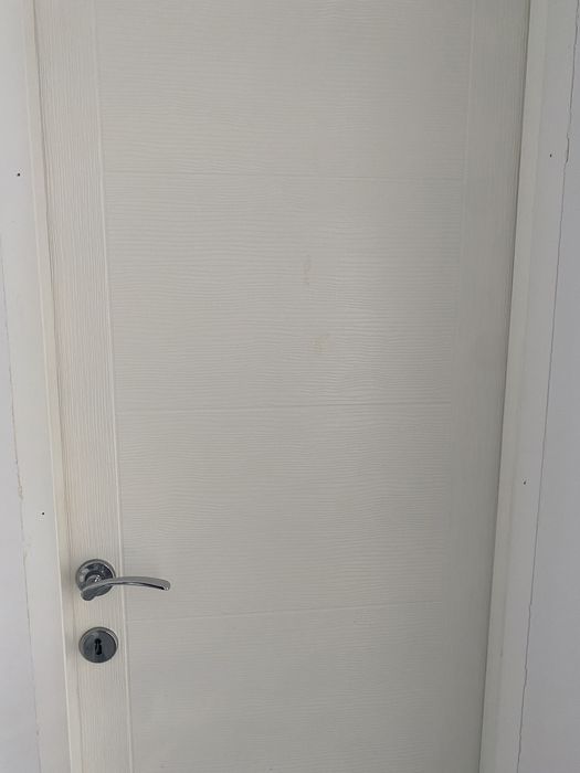 Usi de interior bine intretinute