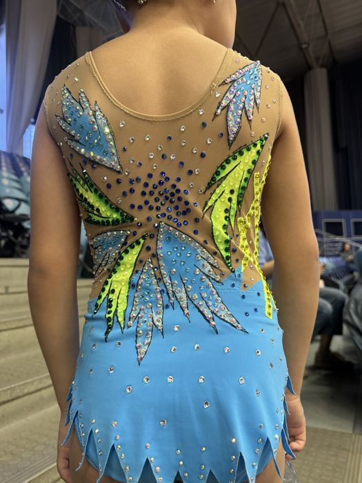 Продам купальник для художественной гимнастики