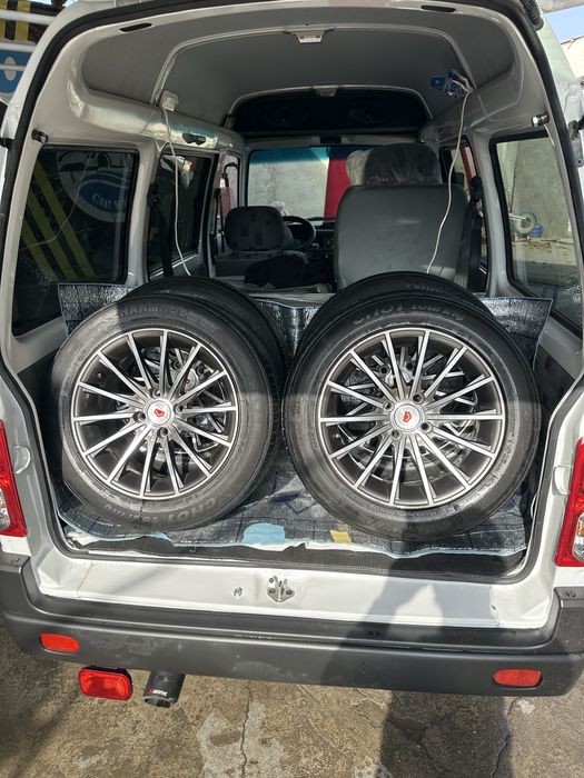 Vossen диска сотилады