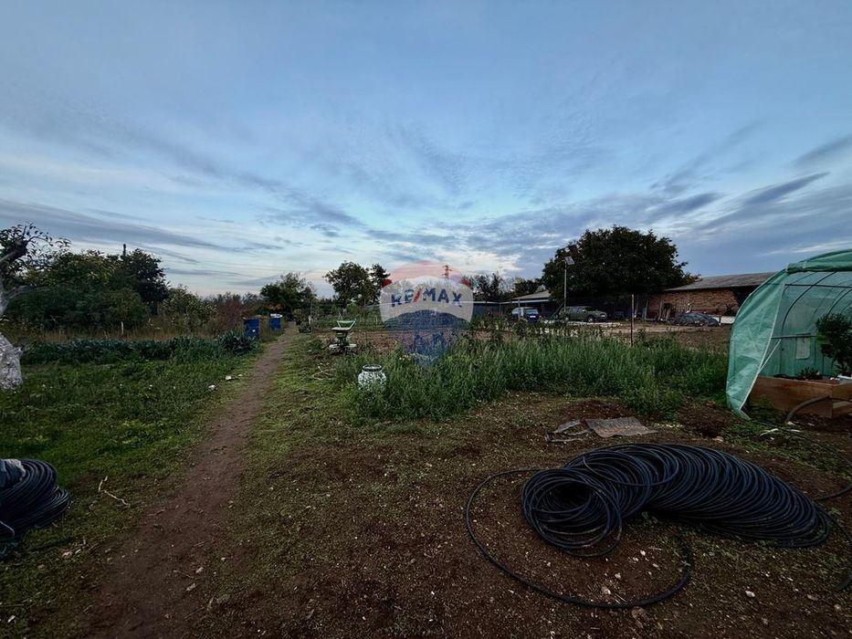 Парцел с потенциал за жилищно строителство за продажба, гр. Балчик, Я