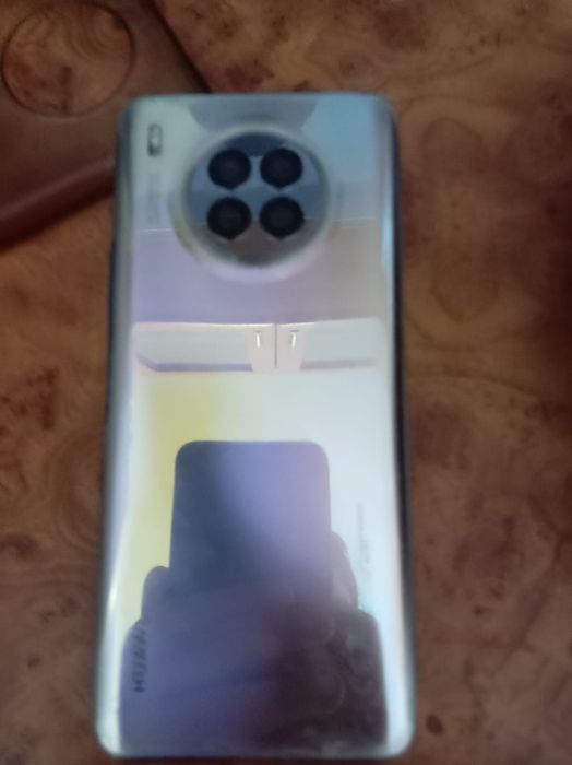 Телефон  Huawei nova 8i