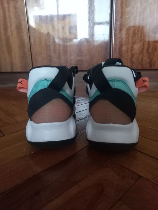 Продавам Jordan MA2