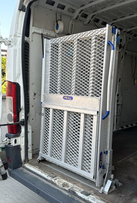 Продавам рампа за бус