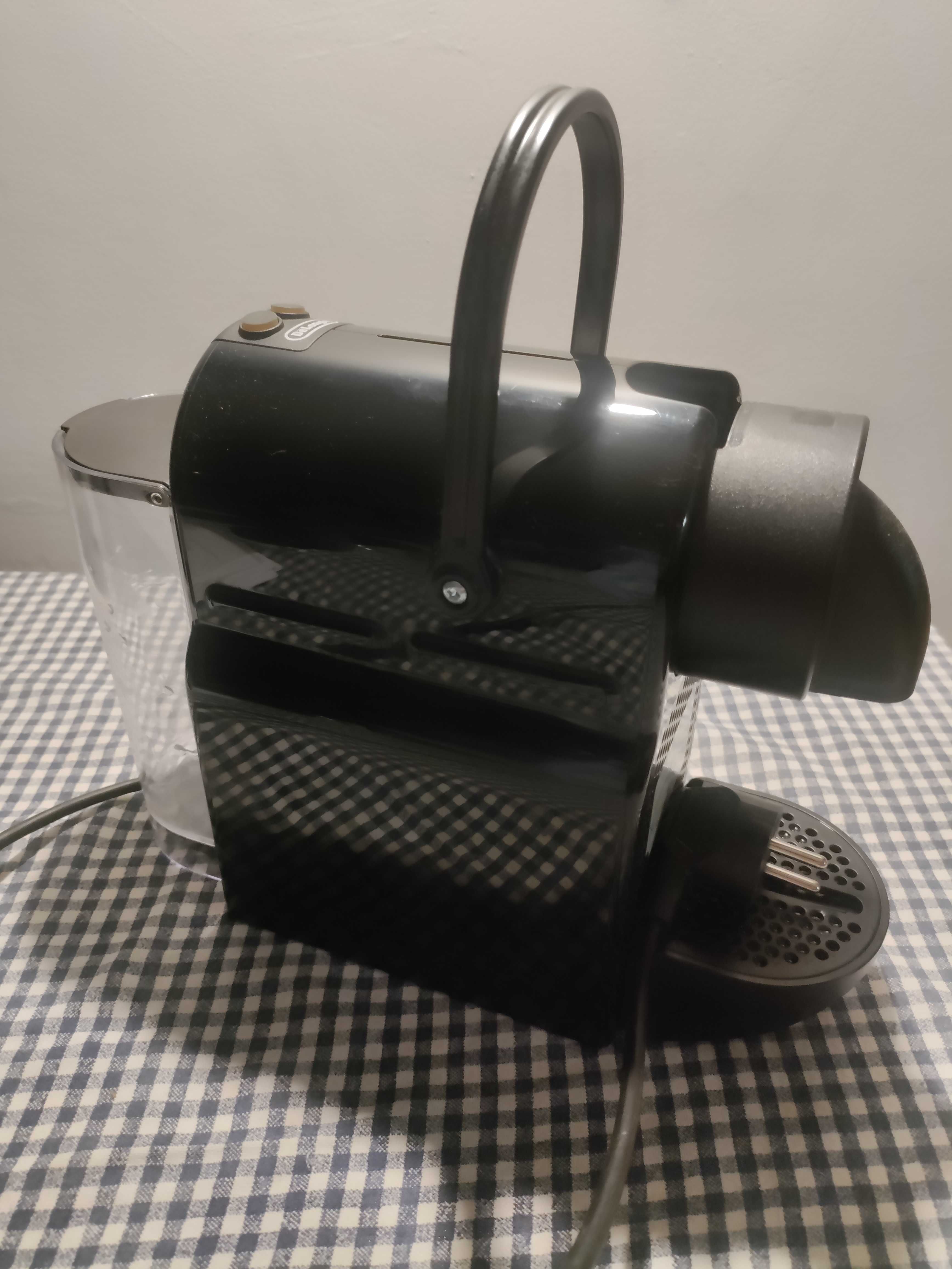 Nespresso deLonghi кафе машина