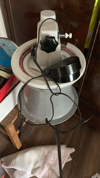 Masina cusut tricotaj Hague