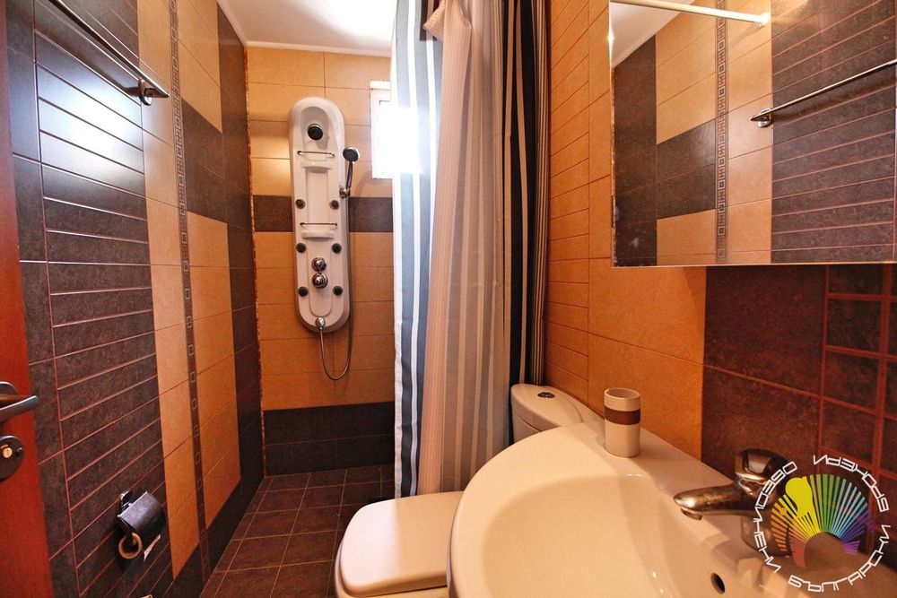 Дава се под наем Двустаен апартамент в Бургас, Център - 50 кв.м за 408 € - Снимка #9