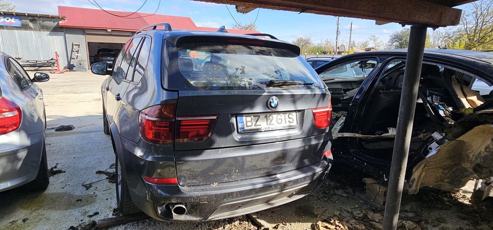 BMW X5 E70 Facelift 4.0d (motor defect)
Faruri xenon
