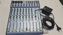 Mixer Alesis cu efecte voci