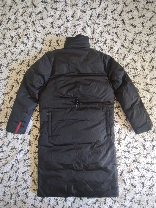 Дамско яке PRADA естествен пух размер 14 с прибираща се качулка