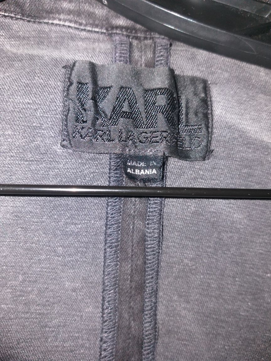 Курточка косуха от бренда KARL