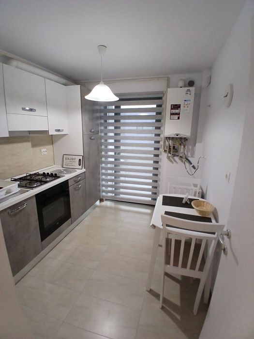 Închiriere apartament 2 camere, loc parcare