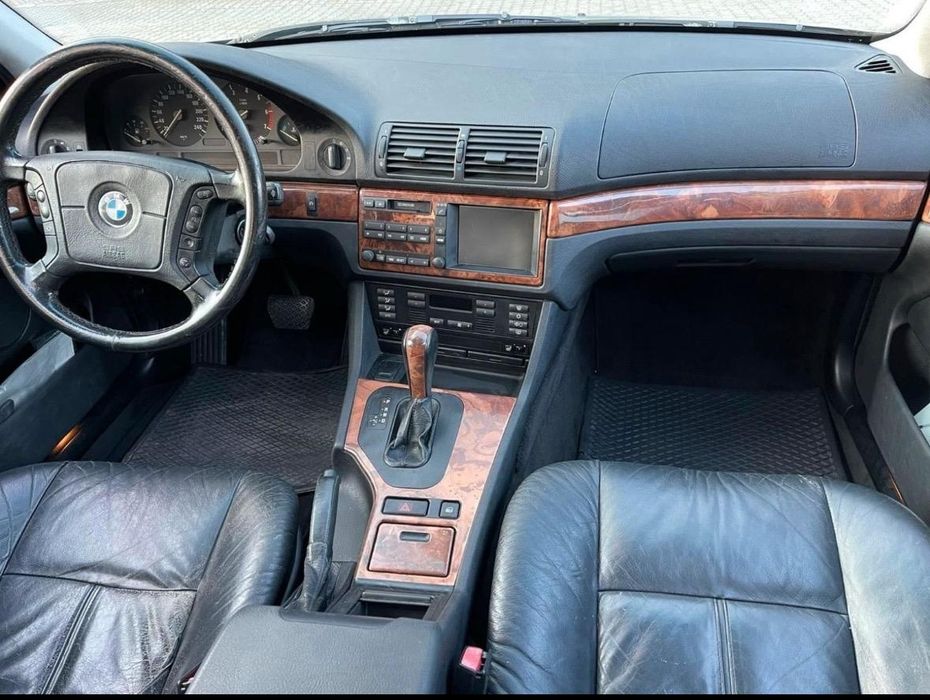 BMW 535i E39 – 3.5L V8 (M62) – 244 CP Retromobil