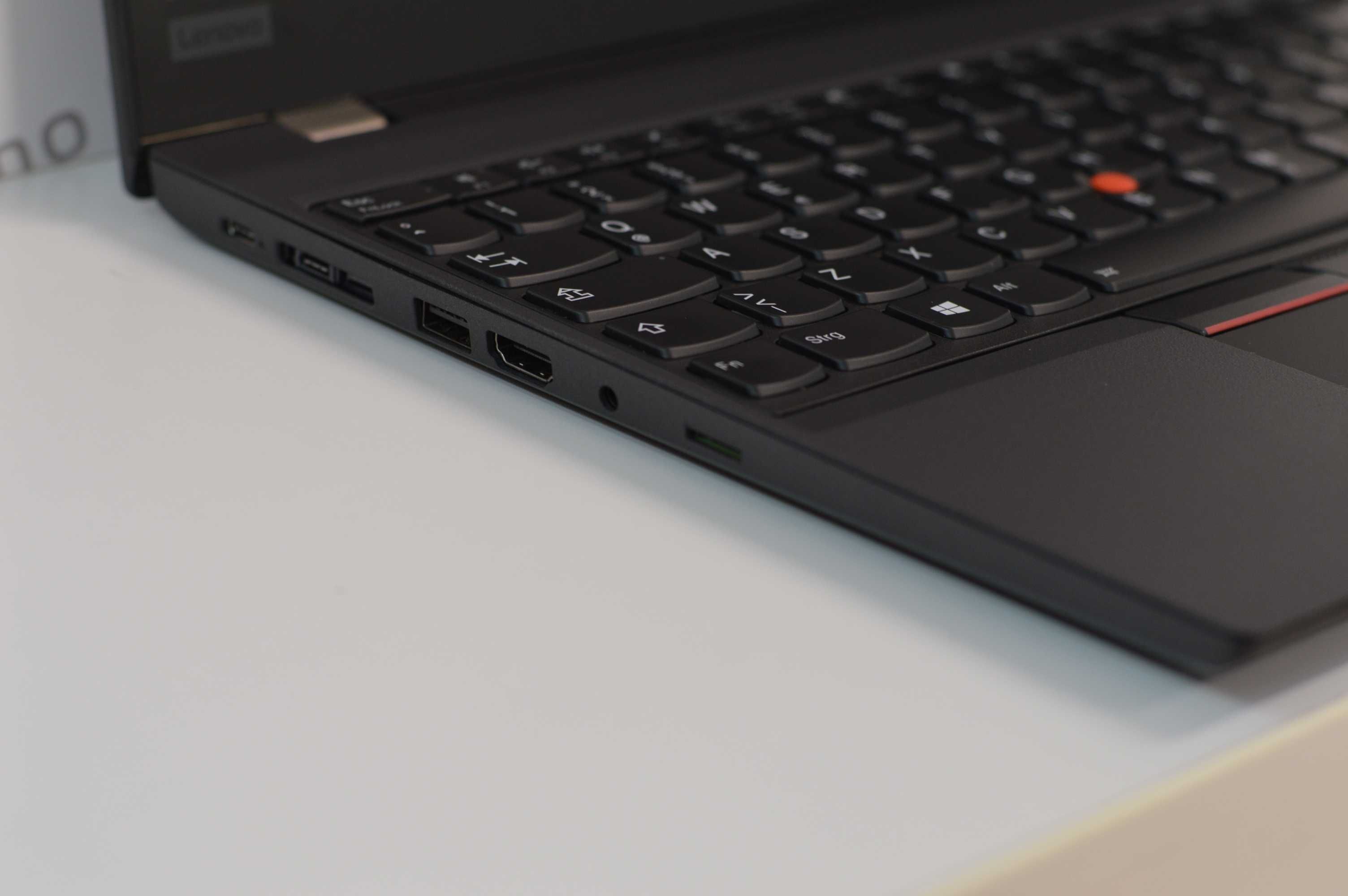 Lenovo ThinkPad P53s-Intel Core i7-8665U / 32GB DDR4 / 512GB SSD NVMe