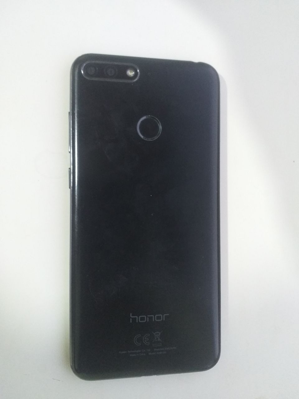 Honor7c 32 GB sotiladi sirochna pul zarur