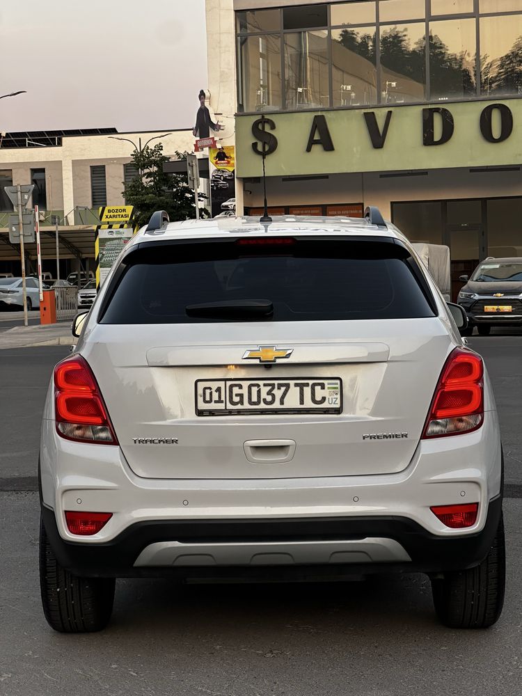 Tracker 1 Premier