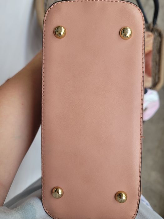 Geantă nouă roz pudră